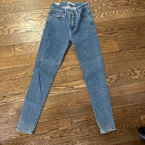 Levi’s 721 High Rise skinny jean